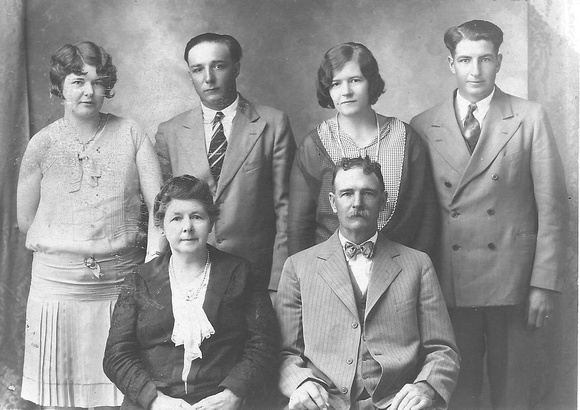 People, Family, Joseph Reeves.  Seated (L-R) Ada Lauretta (Clark) and Joseph Reeves.  Back Row - Donnie, Joe, Elsie and Ernest.